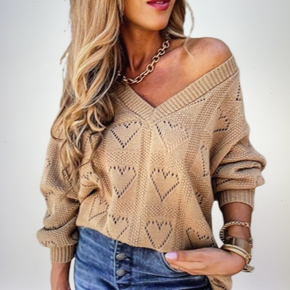 six eight ten Sweaters - ONLY 1 left ! 🔥NWT oversized v neck heart knit pattern sweater